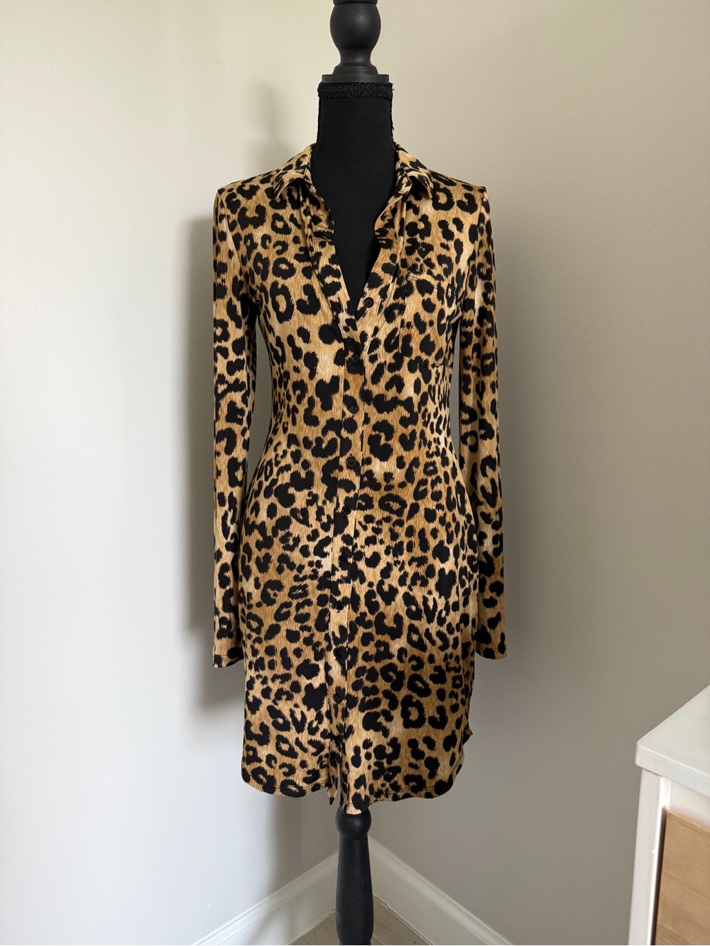 Guess leopard Y2K button down dress